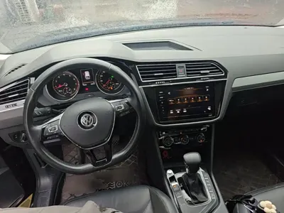 Volkswagen Tiguan L 2020, 72600 км, за 12404.11 USD - фото 16