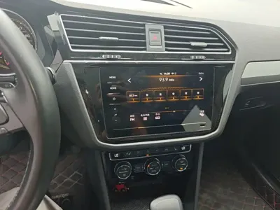 Volkswagen Tiguan L 2020, 72600 км, за 12404.11 USD - фото 20