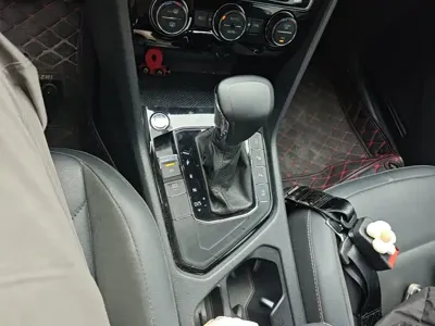 Volkswagen Tiguan L 2020, 72600 км, за 12404.11 USD - фото 21