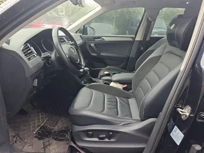 Volkswagen Tiguan L 2020, 72600 км, за 12404.11 USD - фото 22