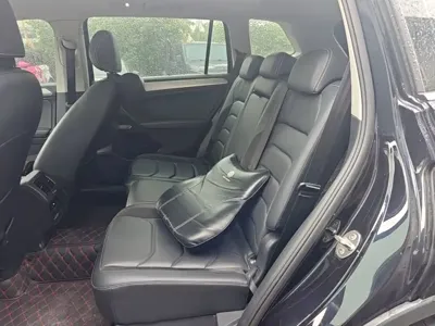 Volkswagen Tiguan L 2020, 72600 км, за 12404.11 USD - фото 24