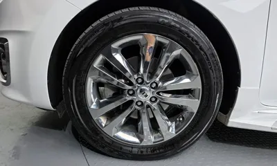Kia Canival 2018, 175329 км, за 8465.19 USD
