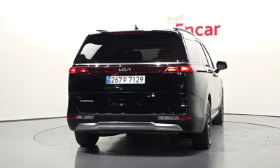 Kia Canival 2023, 137012 км, за 11726.39 USD