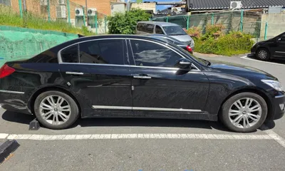 Hyundai Genesis 2013, 150400 км, за 3252.67 USD