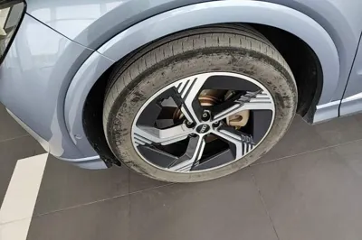 Audi Q4 e-tron 2023, 45300 км, за 20290 USD - фото 9