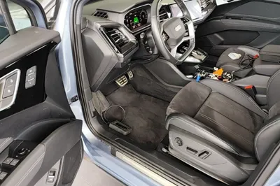Audi Q4 e-tron 2023, 45300 км, за 20290 USD - фото 17