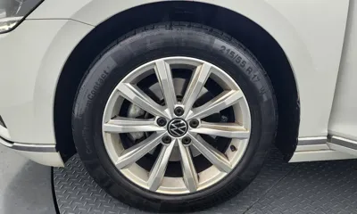 Volkswagen Passat 2021, 40191 км, за 16451.93 USD