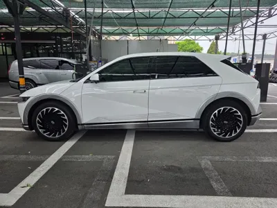 Hyundai Ioniq5 2023, 105701 км, за 18084.85 USD