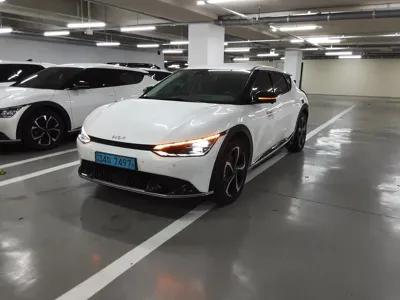Kia EV6 · 2023 год