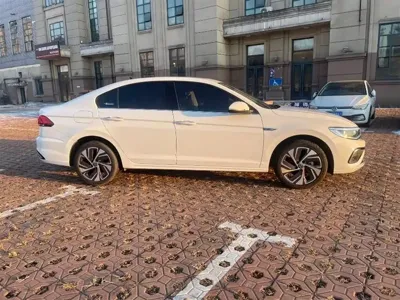 Volkswagen Bora 2023, 50000 км, за 11624.26 USD