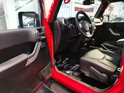 Jeep Wrangler 2017, 56000 км, за 23248.52 USD