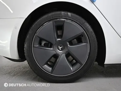 Tesla Model 3 2022, 80263 км, за 21662.07 USD