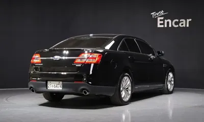 Ford Taurus 2017, 100245 км, за 4266.77 USD