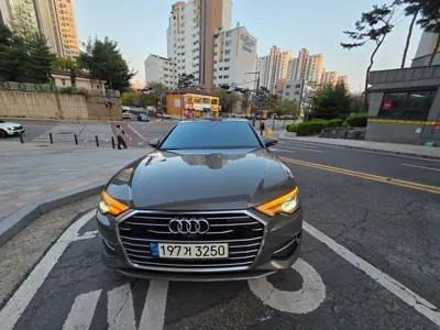 Audi A6 · 2022 год