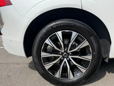 Volvo XC60 2025, 14000 км, за 41473.02 USD