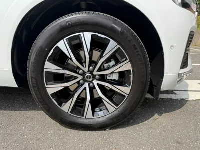 Volvo XC60 2025, 14000 км, за 41473.02 USD - фото 8