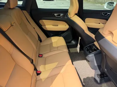 Volvo XC60 2025, 14000 км, за 41473.02 USD - фото 9