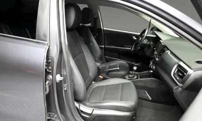 Kia Stonic 2020, 22912 км, за 8126.86 USD - фото 11