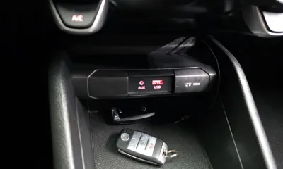 Kia Stonic 2020, 22912 км, за 8126.86 USD - фото 19