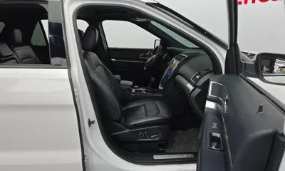 Ford Explorer 2018, 69216 км, за 10246.97 USD - фото 11