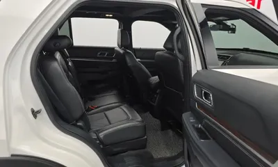 Ford Explorer 2018, 69216 км, за 10246.97 USD - фото 12