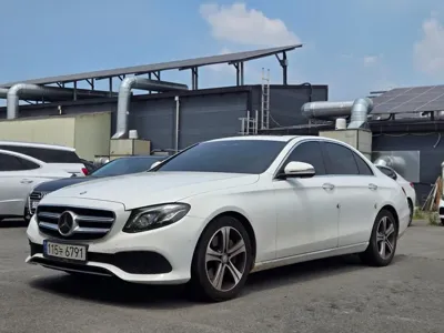 Mercedes-Benz E-Class 2017, 87186 км, за 12143.89 USD