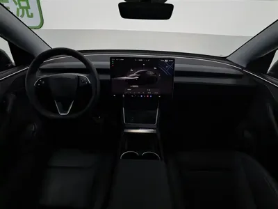 Tesla Model Y 2025, 13200 км, за 35446.63 USD