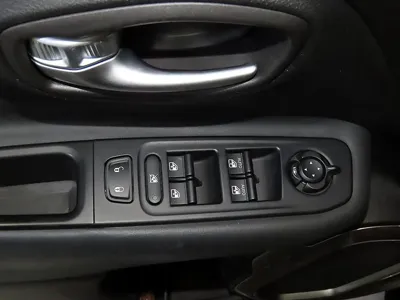 Jeep Renegade 2018, 61555 км, за 9386.9 USD - фото 13