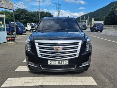 Cadillac Escalade 2017, 179081 км, за 24437.07 USD