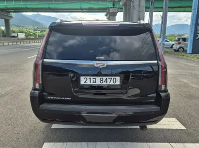Cadillac Escalade 2017, 179081 км, за 24437.07 USD