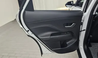 Hyundai Kona 2023, 5120 км, за 25978.34 USD - фото 25