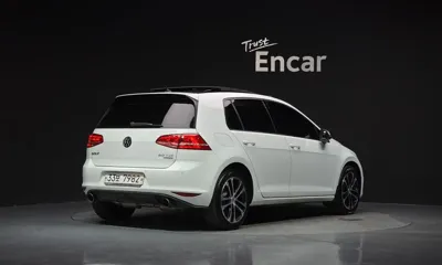 Volkswagen Golf 2014, 141824 км, за 9915.4 USD