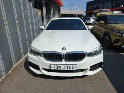 BMW 5-Series · 2018 год