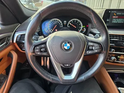 BMW 5-Series 2018, 122173 км, за 13456.74 USD