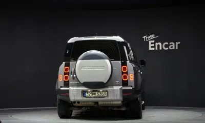 Land Rover Defender 2020, 94698 км, за 31225.63 USD
