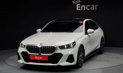 BMW 5-Series · 2024 год