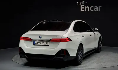 BMW 5-Series 2024, 21505 км, за 39158.91 USD