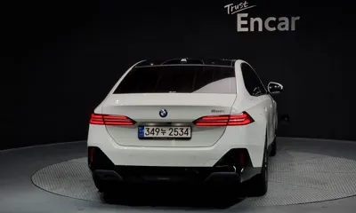 BMW 5-Series 2024, 21505 км, за 39158.91 USD