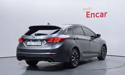 Hyundai i40 2016, 47156 км, за 8652.1 USD