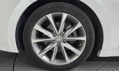 Hyundai Grandeur 2015, 161394 км, за 4757.18 USD