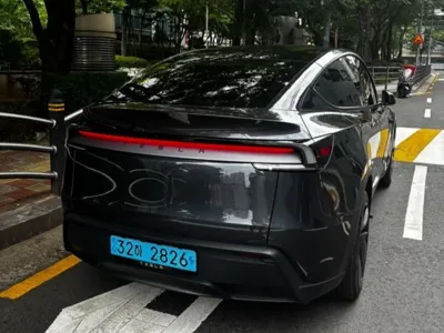 Tesla Model Y 2025, 12000 км, за 18708.15 USD