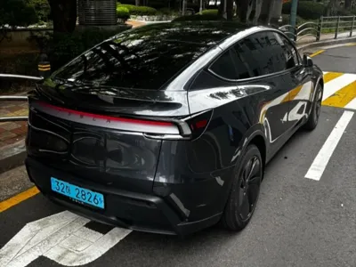 Tesla Model Y 2025, 12000 км, за 18708.15 USD