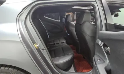Hyundai Veloster 2019, 87956 км, за 11052.57 USD - фото 12