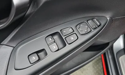 Hyundai Veloster 2019, 87956 км, за 11052.57 USD - фото 13