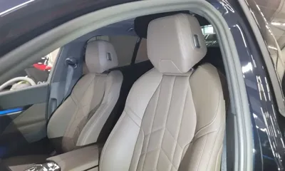 BMW 5-Series 2025, 17666 км, за 34453.61 USD - фото 8