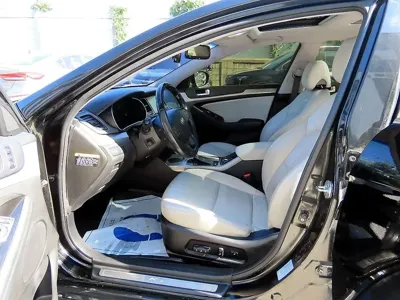 Kia K7 2014, 192527 км, за 3766.1 USD