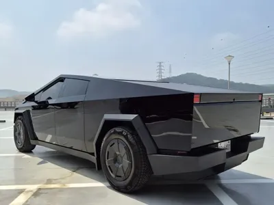 Tesla Cybertruck 2025, 6970 км, за 103539.87 USD - фото 2