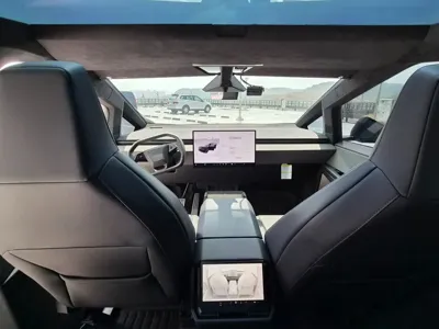 Tesla Cybertruck 2025, 6970 км, за 103539.87 USD - фото 7