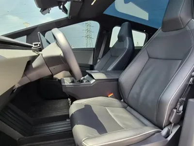Tesla Cybertruck 2025, 6970 км, за 103539.87 USD - фото 11