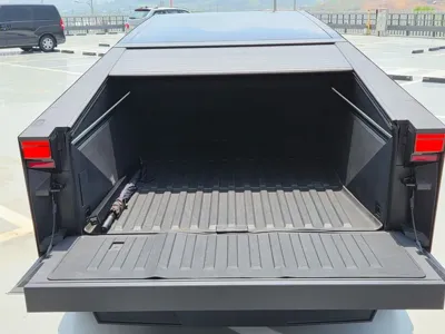 Tesla Cybertruck 2025, 6970 км, за 103539.87 USD - фото 15